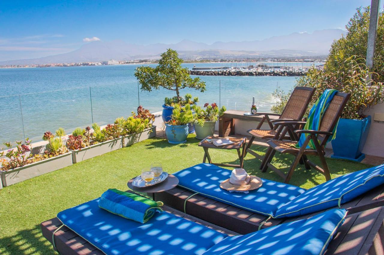 185 On Beach Boutique Suites Gordons Bay Bagian luar foto
