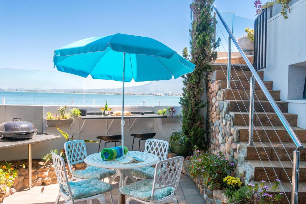 185 On Beach Boutique Suites Gordons Bay Bagian luar foto