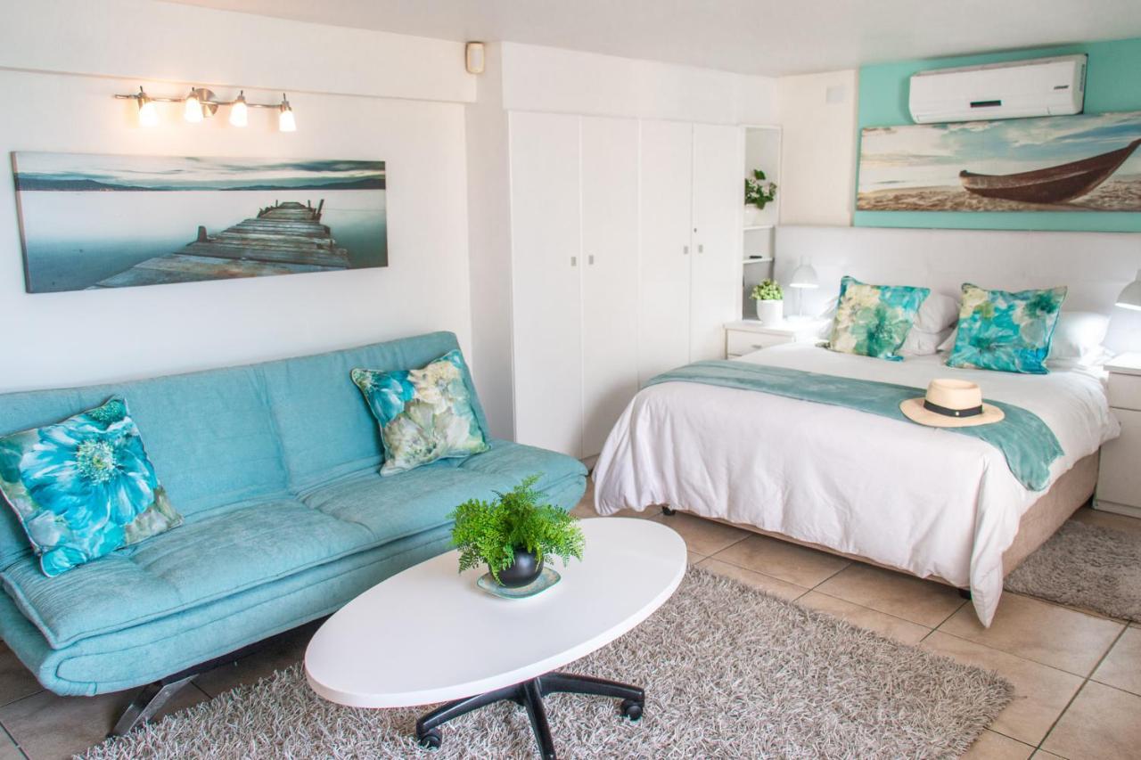 185 On Beach Boutique Suites Gordons Bay Bagian luar foto