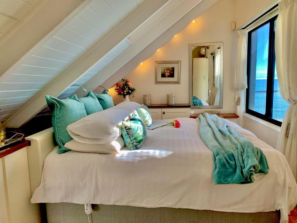 185 On Beach Boutique Suites Gordons Bay Bagian luar foto
