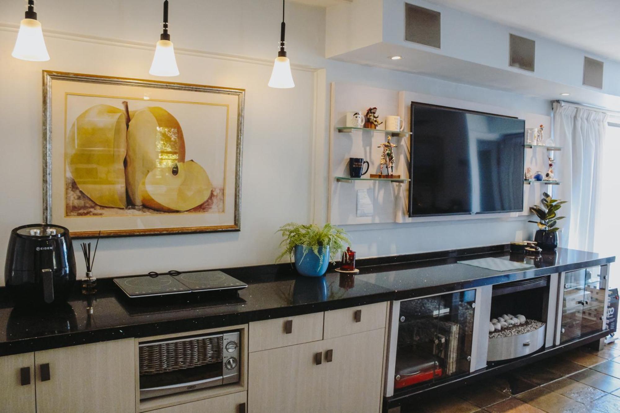 185 On Beach Boutique Suites Gordons Bay Bagian luar foto