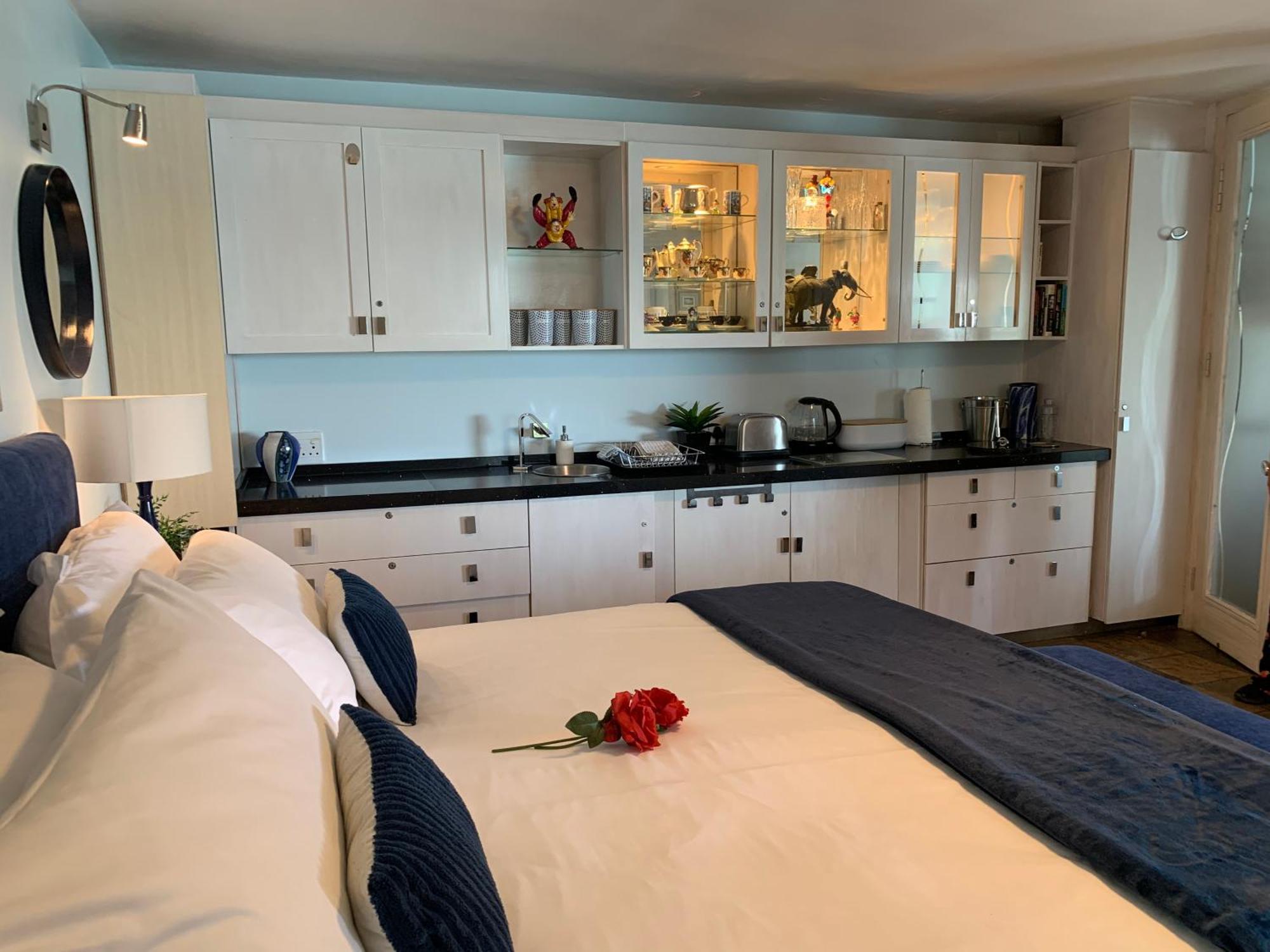 185 On Beach Boutique Suites Gordons Bay Bagian luar foto