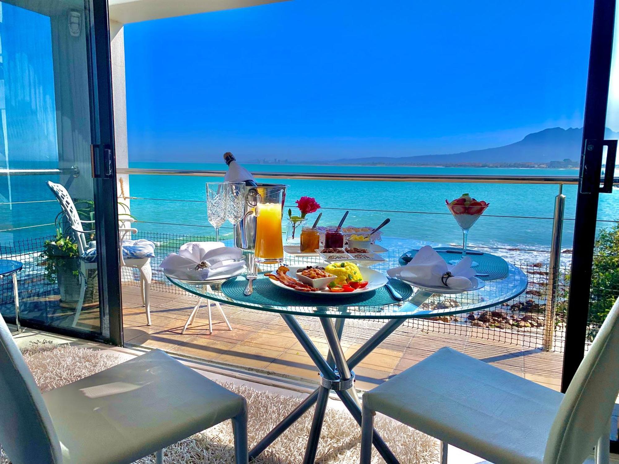 185 On Beach Boutique Suites Gordons Bay Bagian luar foto