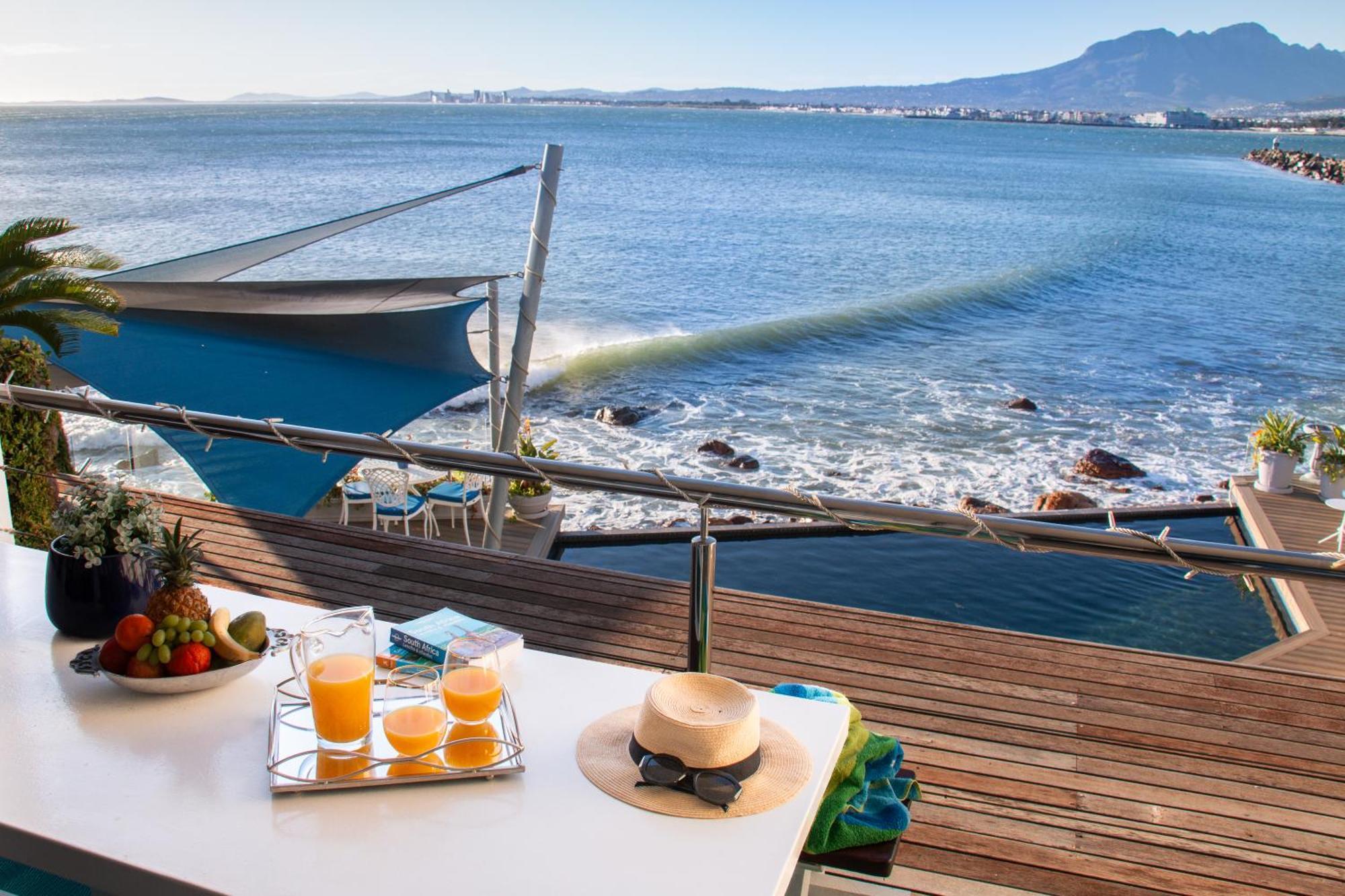 185 On Beach Boutique Suites Gordons Bay Bagian luar foto