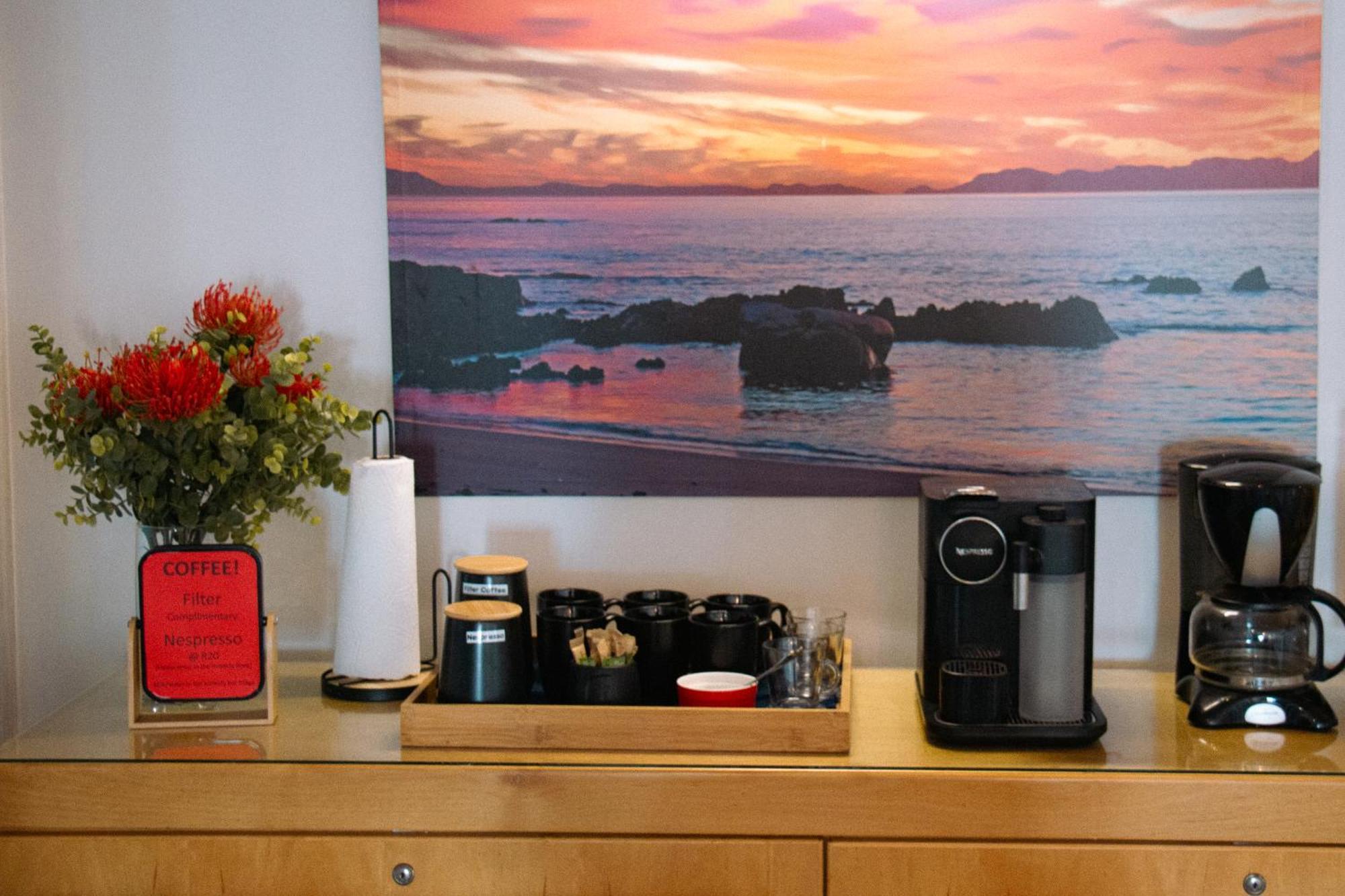 185 On Beach Boutique Suites Gordons Bay Bagian luar foto