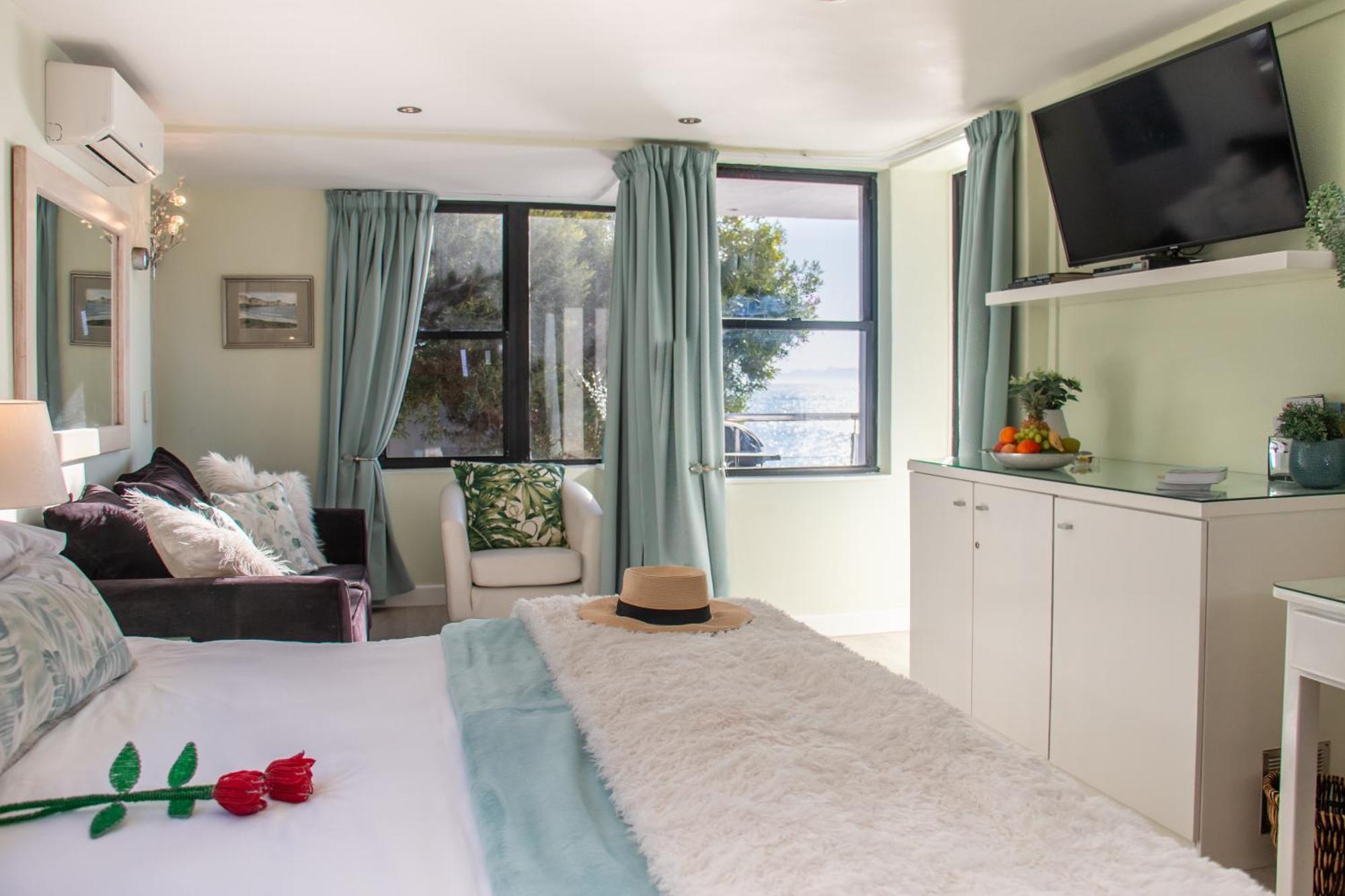 185 On Beach Boutique Suites Gordons Bay Bagian luar foto