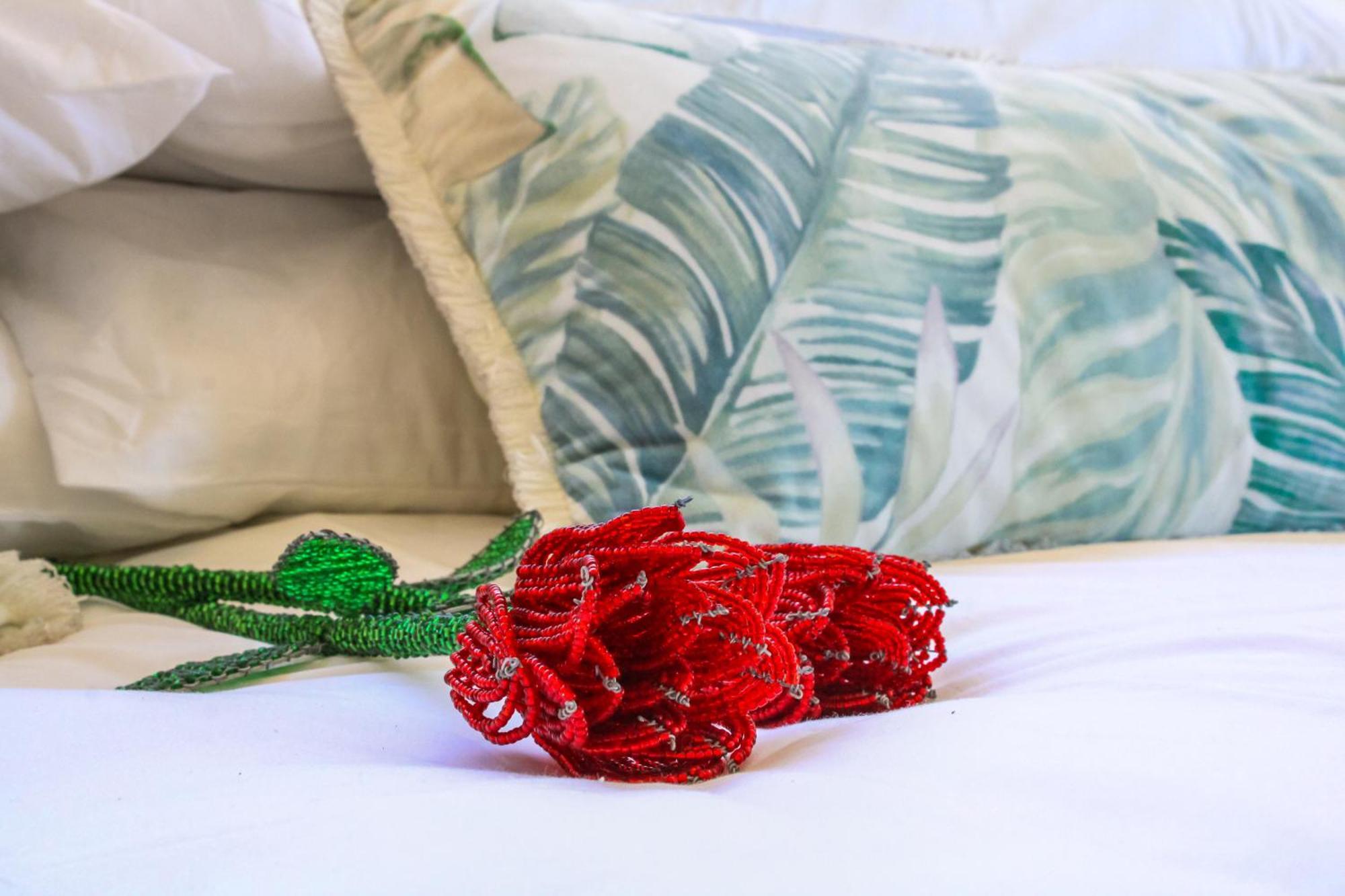 185 On Beach Boutique Suites Gordons Bay Bagian luar foto