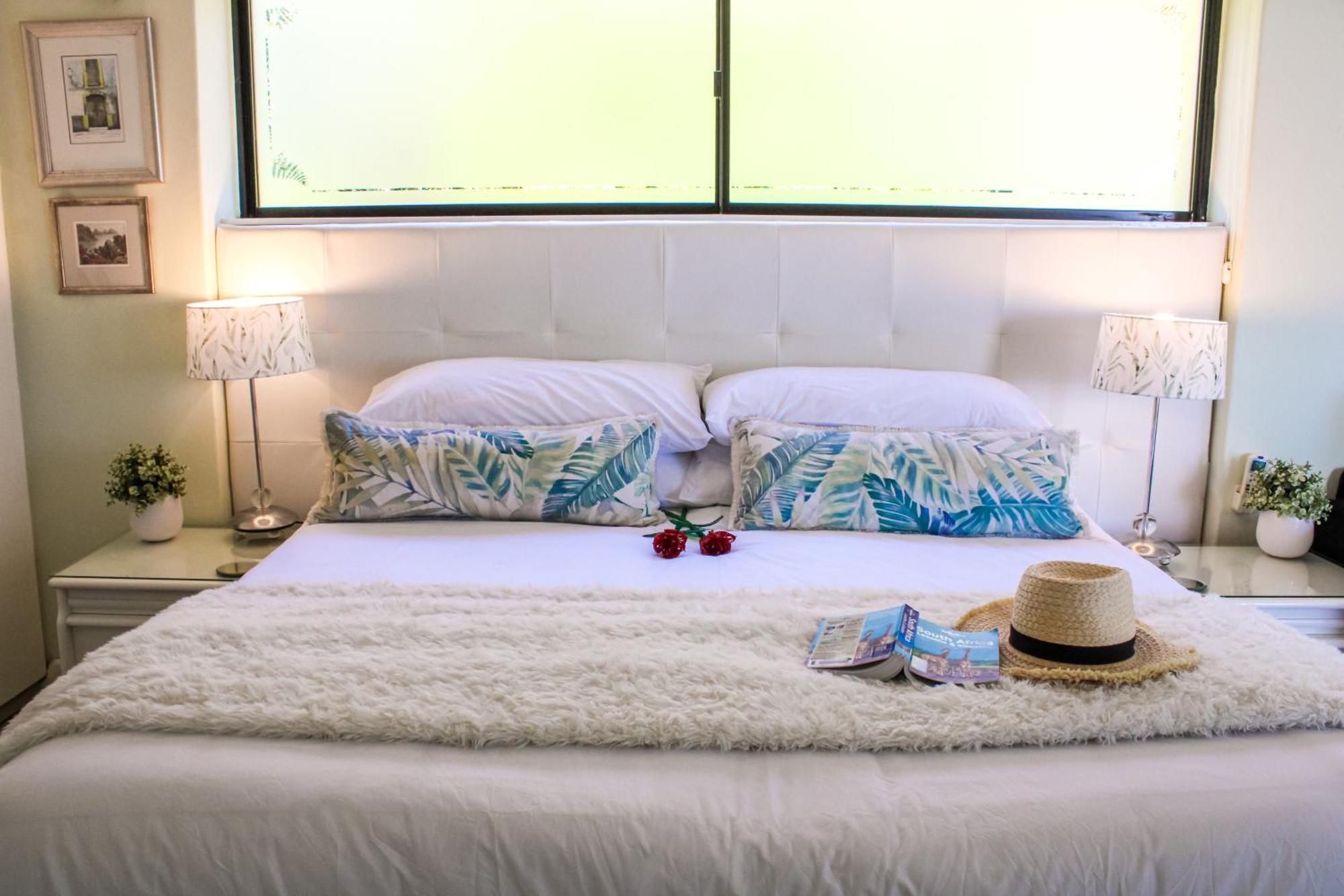 185 On Beach Boutique Suites Gordons Bay Bagian luar foto