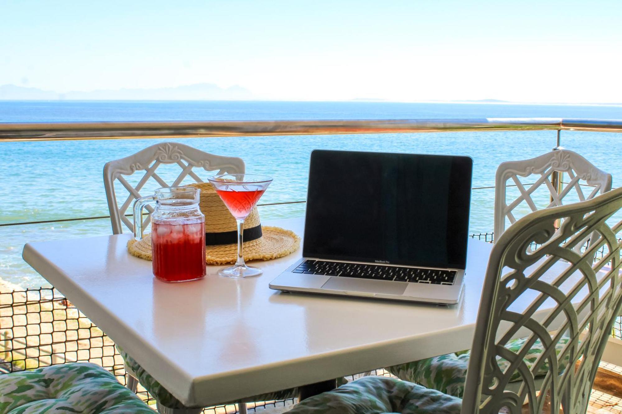 185 On Beach Boutique Suites Gordons Bay Bagian luar foto