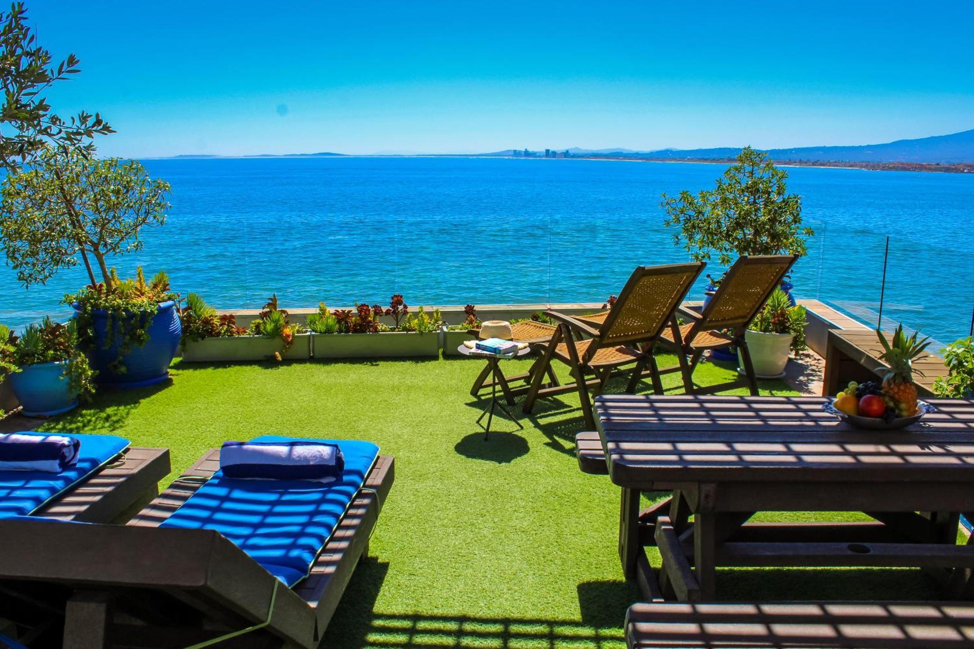 185 On Beach Boutique Suites Gordons Bay Bagian luar foto